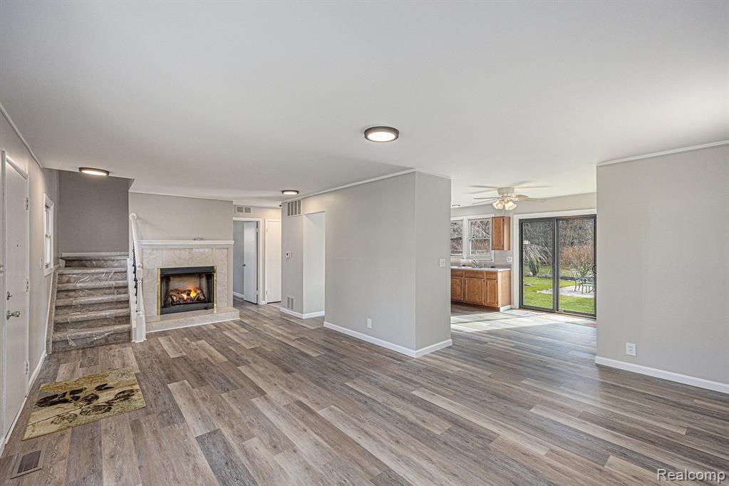 47546 Roland Street Utica, MI 48317 - Photo 3 of 30