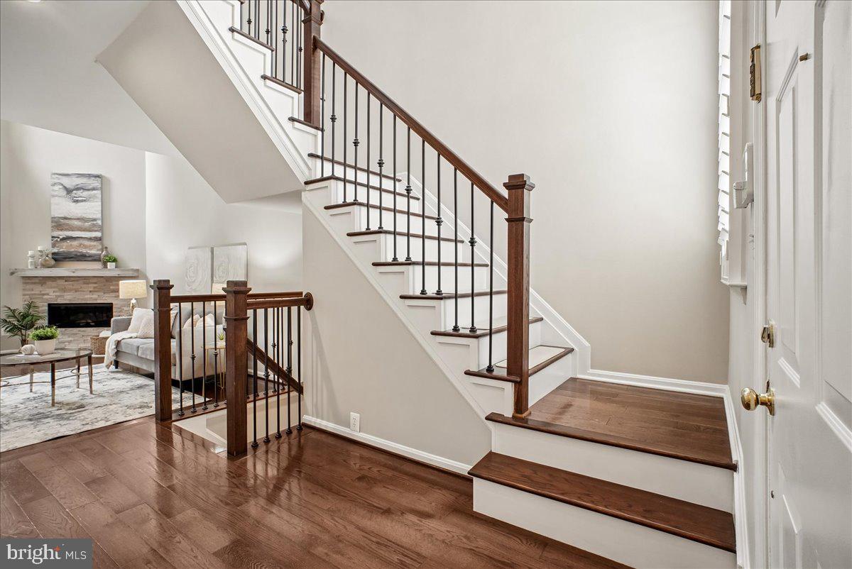11410 Hollow Timber Way Reston, VA 20194 - Photo 3 of 46 Gallery Image 3