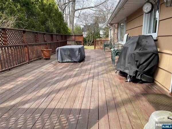 $948,000 | 225 12th Street, Cresskill, NJ 07626