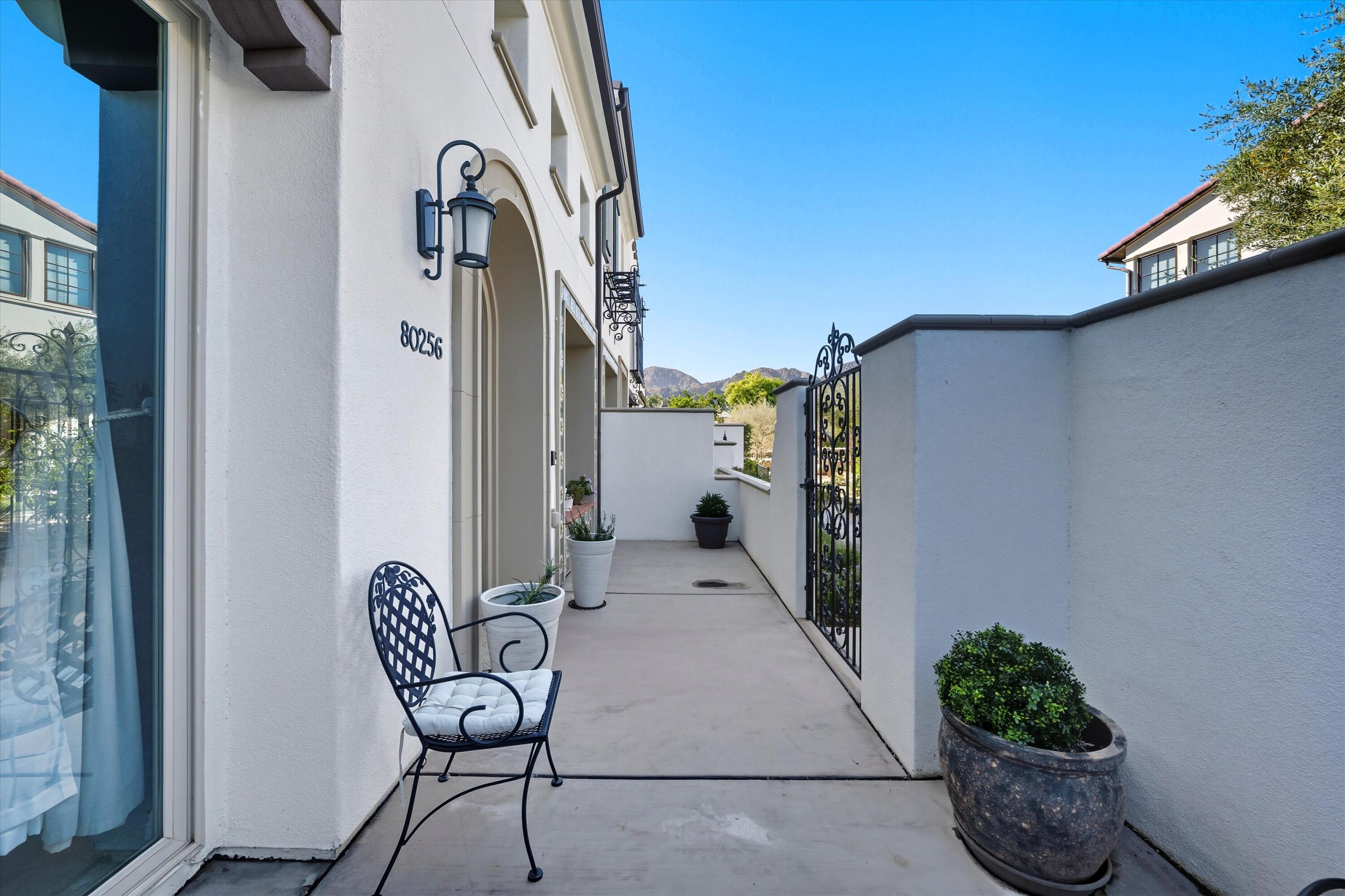 80256 Redstone Way, Unit V93 La Quinta, CA 92253 - Photo 5 of 37 a view of entryway
