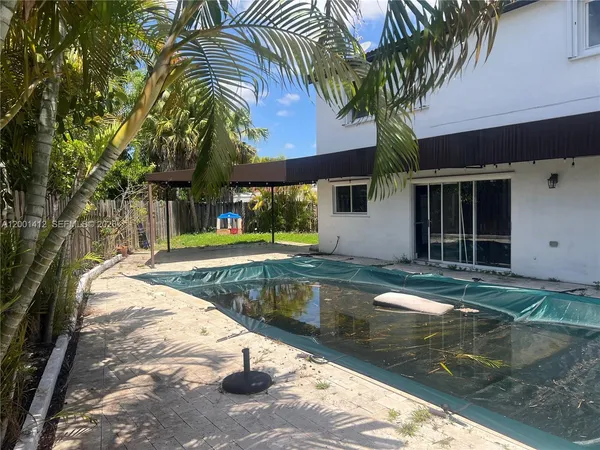 $599,000 | 7552 Southwest 157th Place, Miami, FL 33193