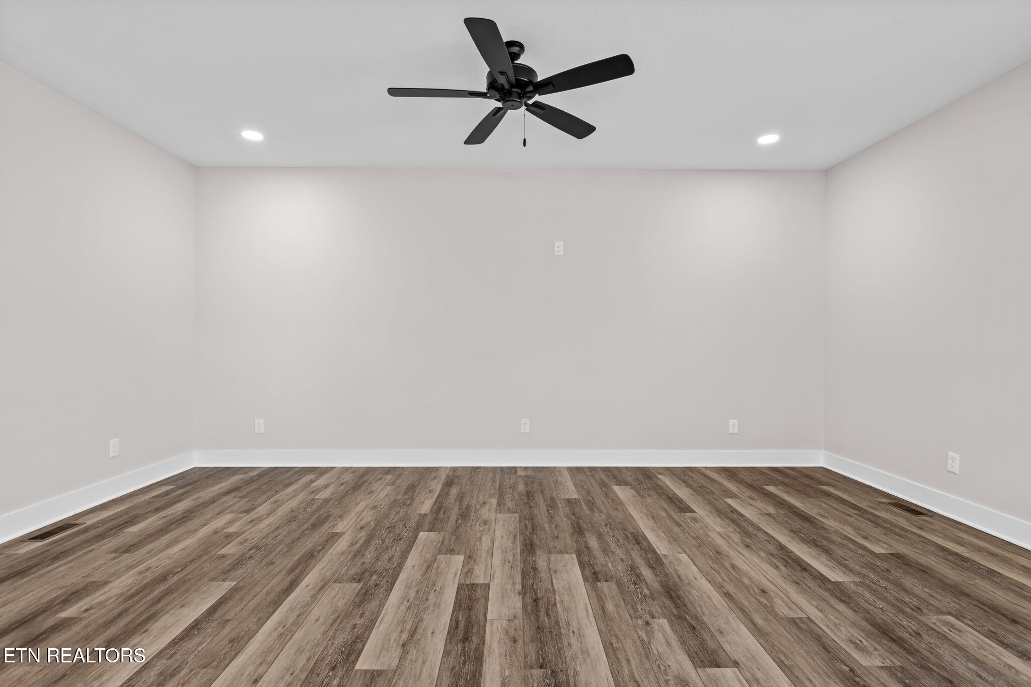 400 Hillvale Road Clinton, TN 37716 - Photo 17 of 37 21-web-or-mls-DSC_6024