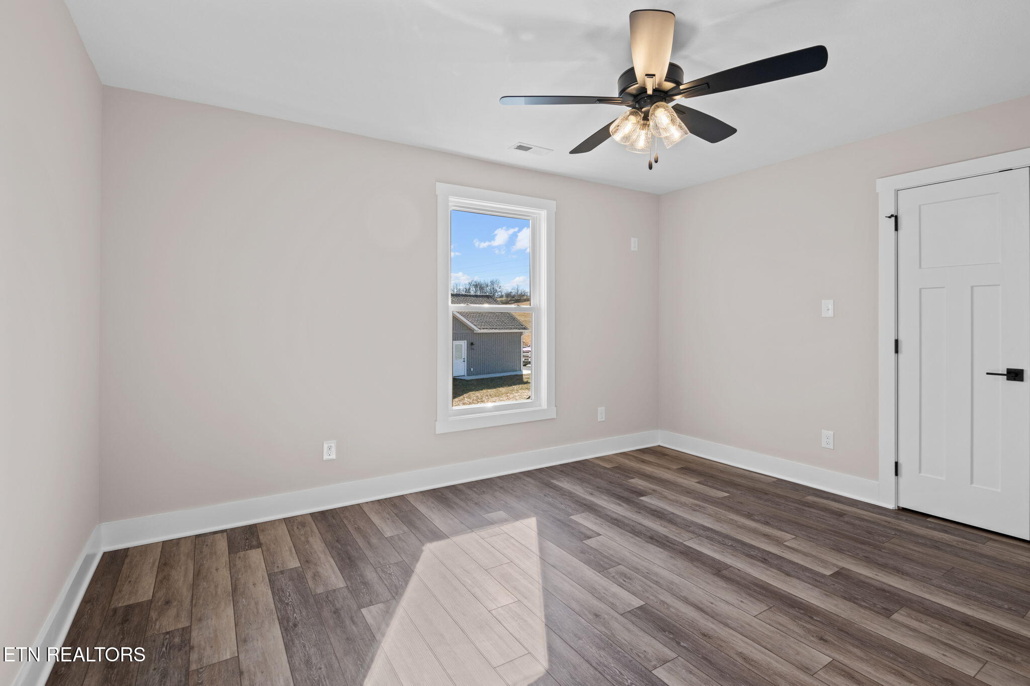 400 Hillvale Road Clinton, TN 37716 - Photo 30 of 37 32-web-or-mls-DSC_6079(1)