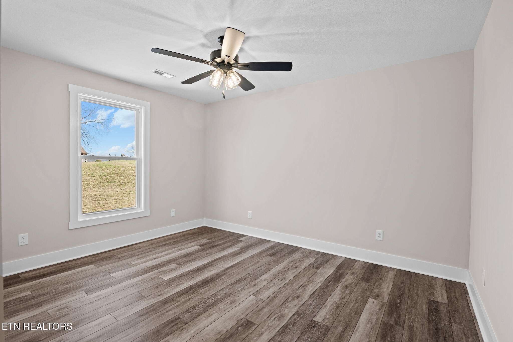 400 Hillvale Road Clinton, TN 37716 - Photo 31 of 37 33-web-or-mls-DSC_6084