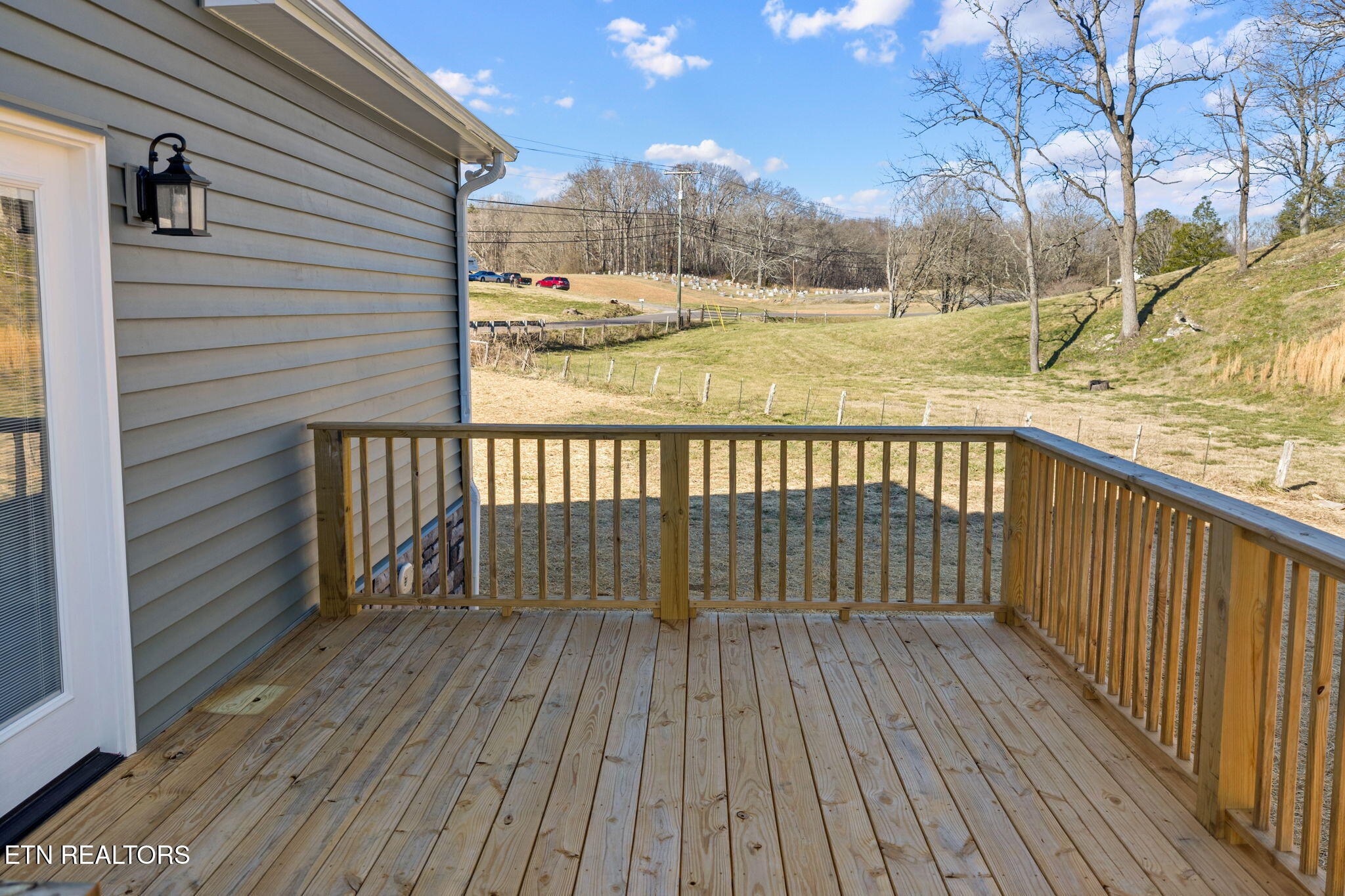 400 Hillvale Road Clinton, TN 37716 - Photo 4 of 37 4-web-or-mls-DJI_20260119151440_0983_D
