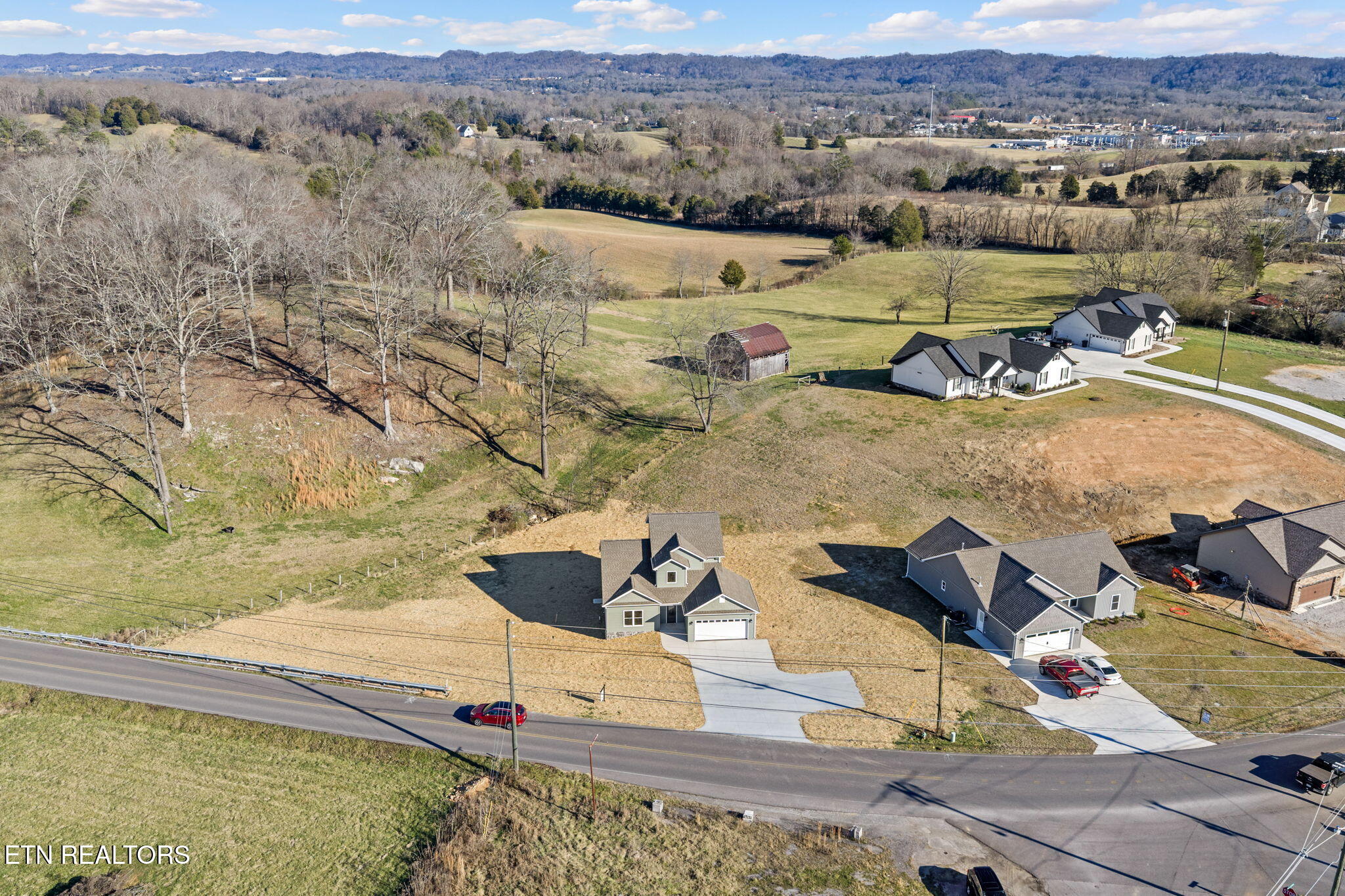 400 Hillvale Road Clinton, TN 37716 - Photo 6 of 37 6-web-or-mls-DJI_20260119151518_0987_D