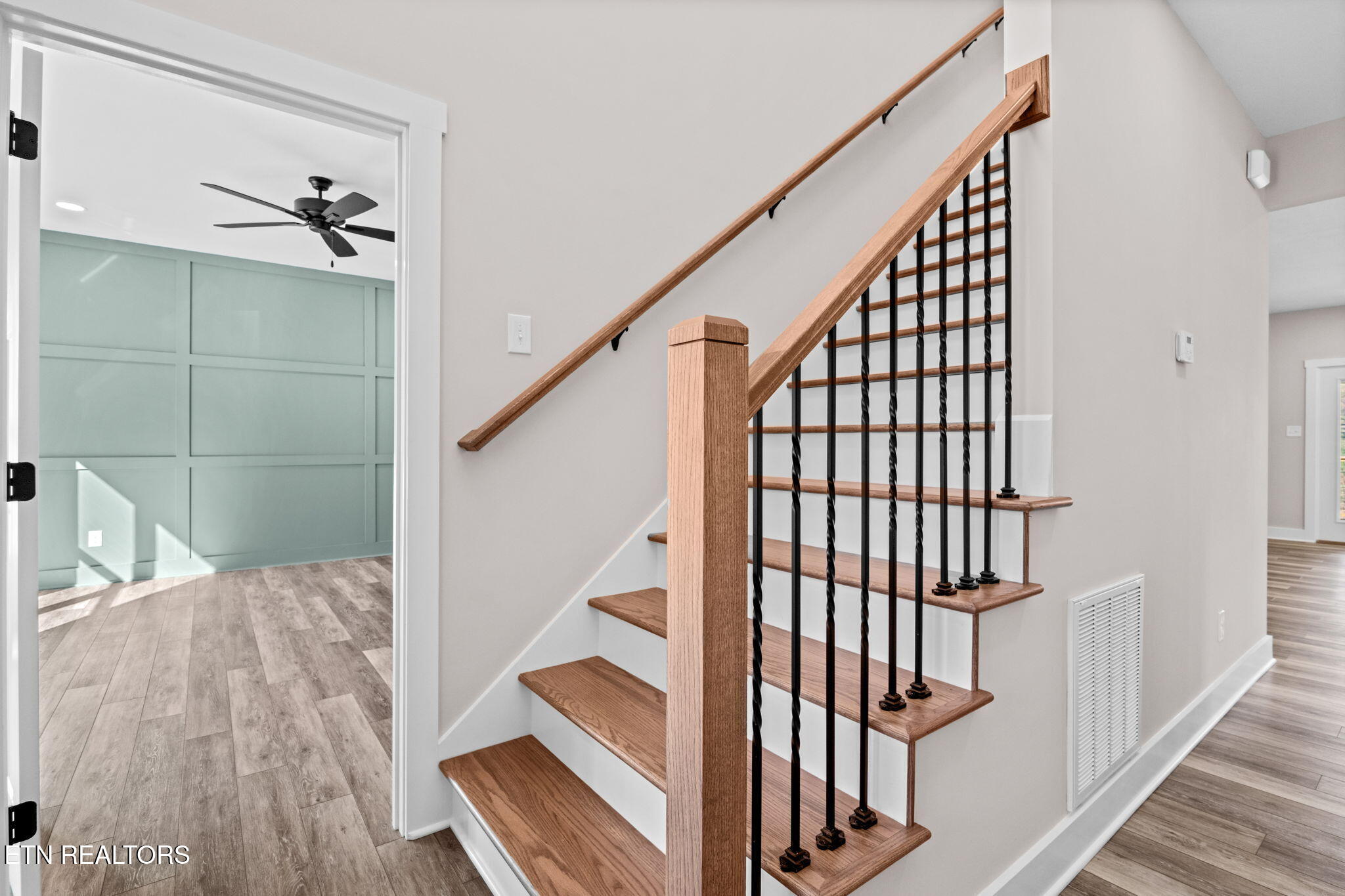 400 Hillvale Road Clinton, TN 37716 - Photo 8 of 37 10-web-or-mls-DSC_5968