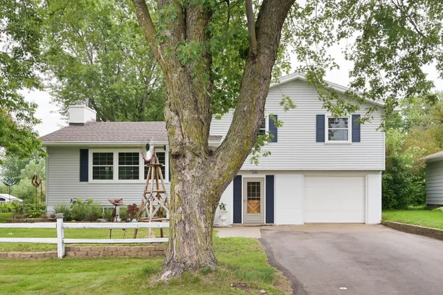 $399,999 | 1370 8th Avenue, Baldwin, WI 54002