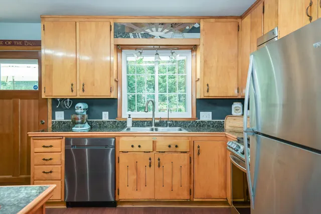 $399,999 | 1370 8th Avenue, Baldwin, WI 54002