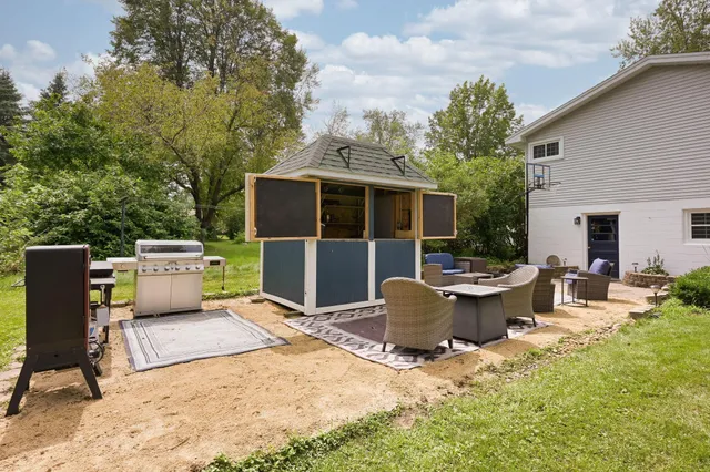 $399,999 | 1370 8th Avenue, Baldwin, WI 54002