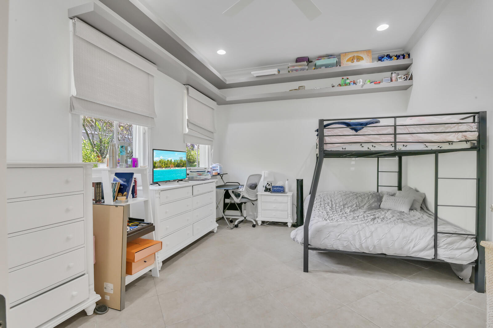 5702 Northwest 39th Avenue Boca Raton, FL 33496 - Photo 11 of 24 11 Kids room 01