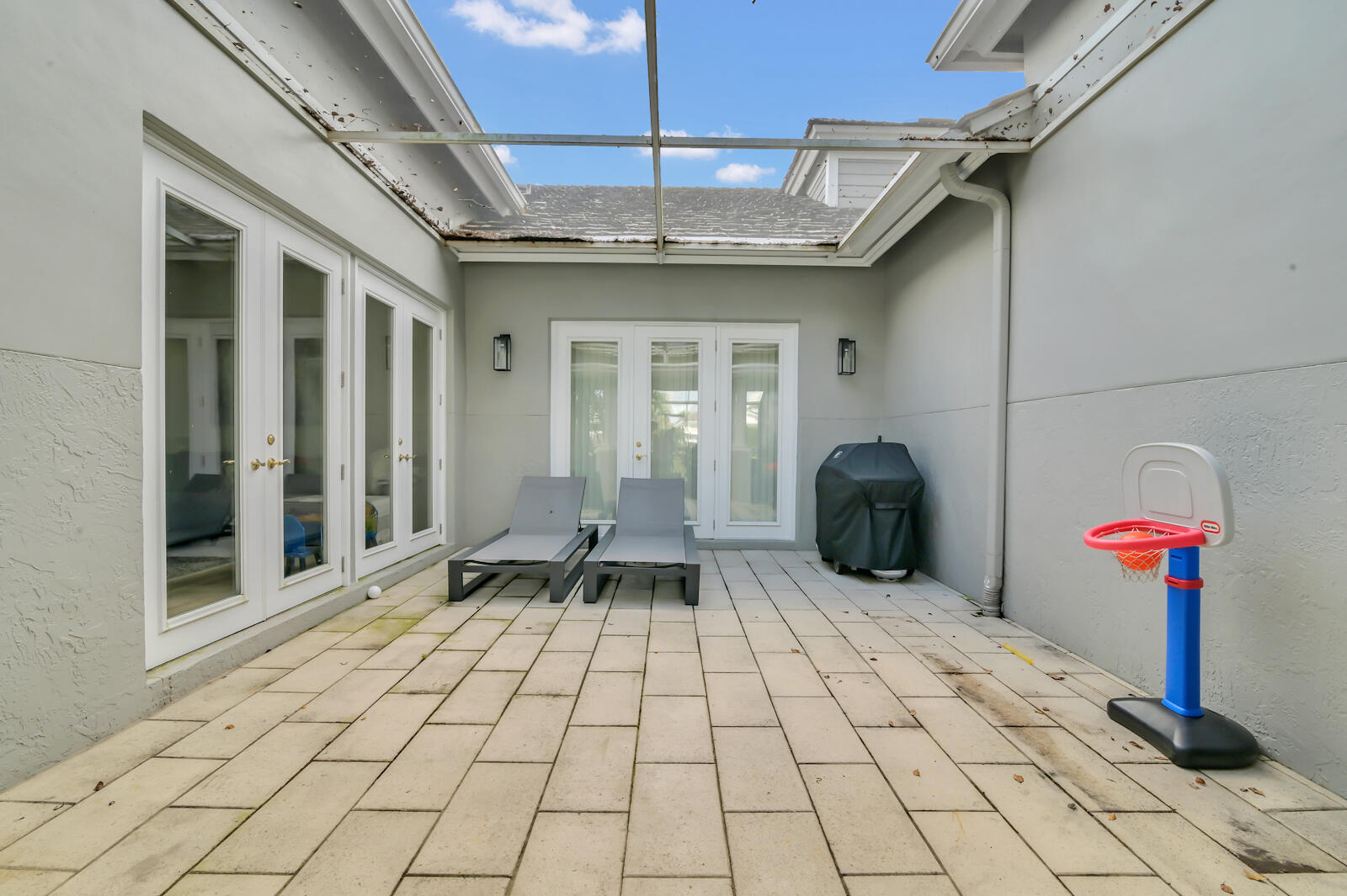 5702 Northwest 39th Avenue Boca Raton, FL 33496 - Photo 18 of 24 18 Patio 01