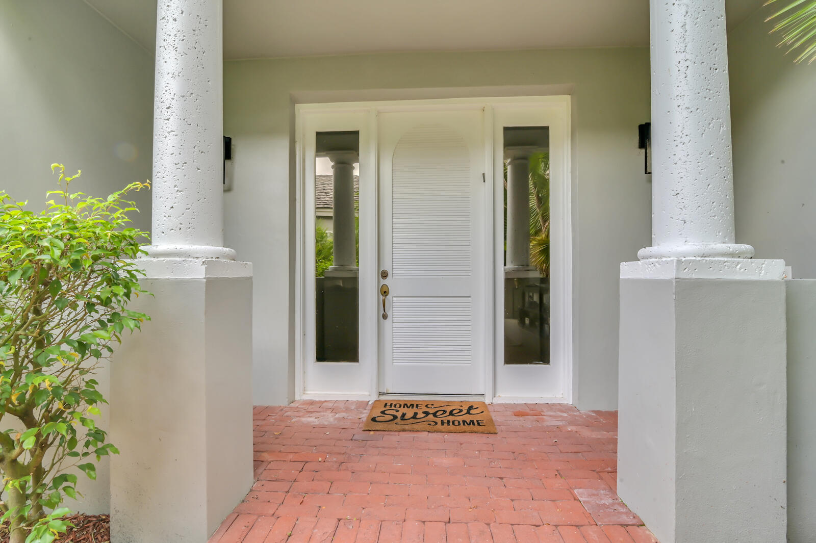 5702 Northwest 39th Avenue Boca Raton, FL 33496 - Photo 3 of 24 03 Front 03