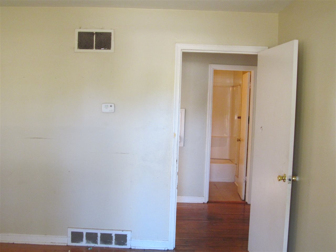 4880 Fairley Road Memphis, TN 38109 - Photo 6 of 25
