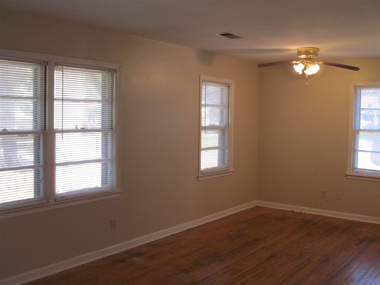 4880 Fairley Road Memphis, TN 38109 - Photo 8 of 25
