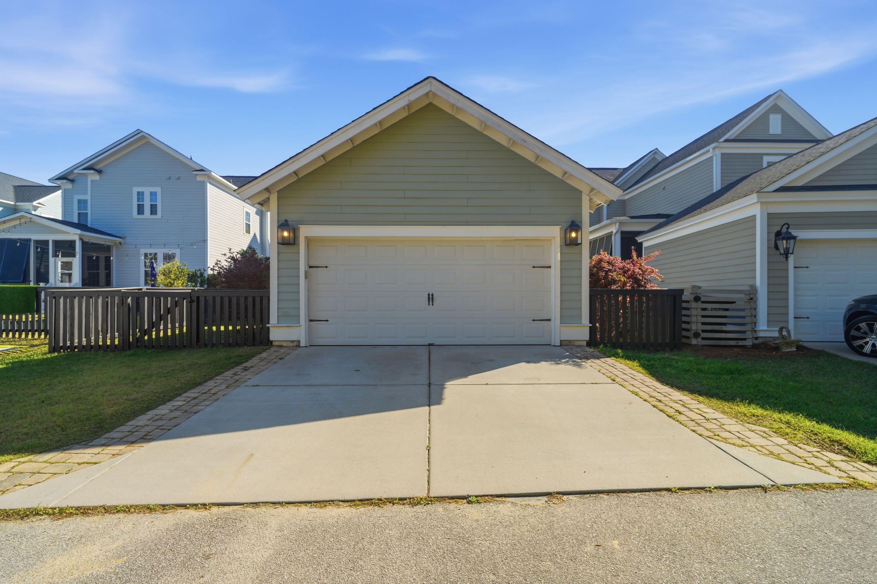 1645 Banning Street Mount Pleasant, SC 29466 - Photo 47 of 64 47_1645BanningSt_002