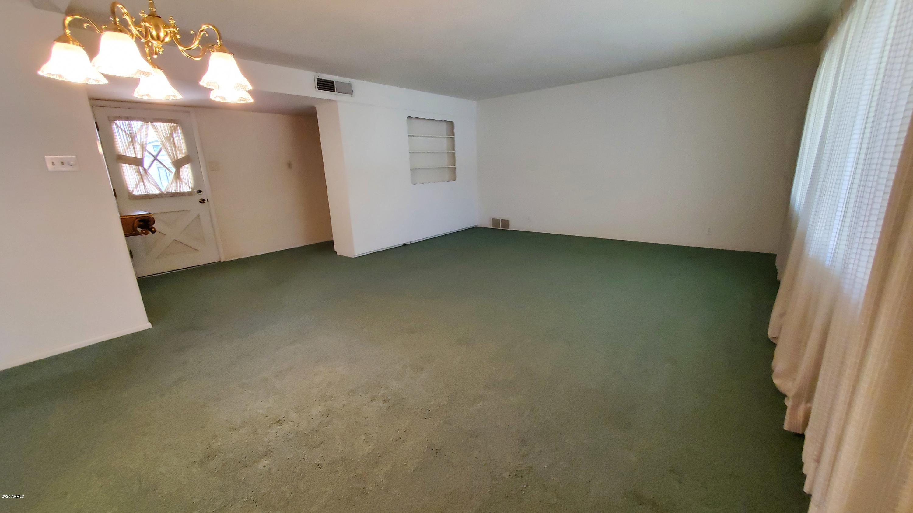 512 West Lamar Road Phoenix, AZ 85013 - Photo 9 of 41 Great Room