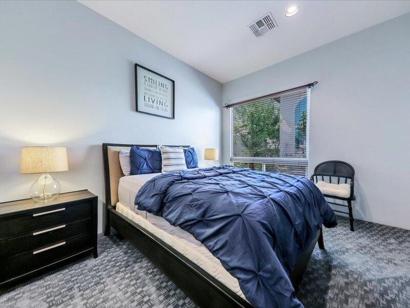 79995 Rancho La Quinta Drive La Quinta, CA 92253 - Photo 32 of 50 a bedroom with a bed and dresser