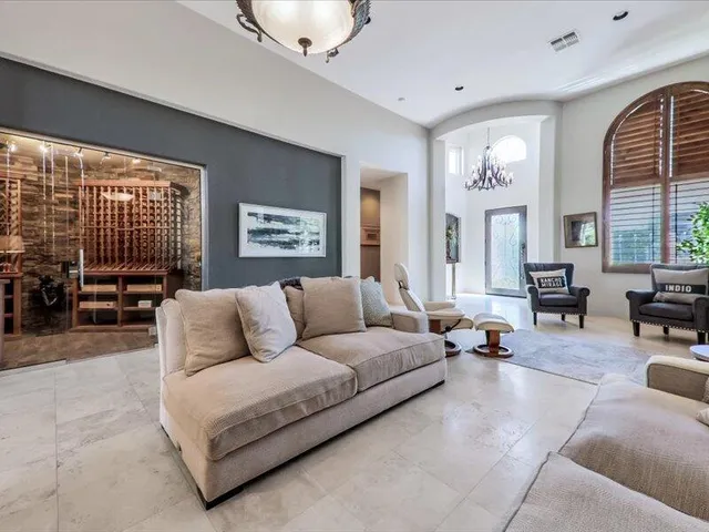 a view of livingroom with furniture