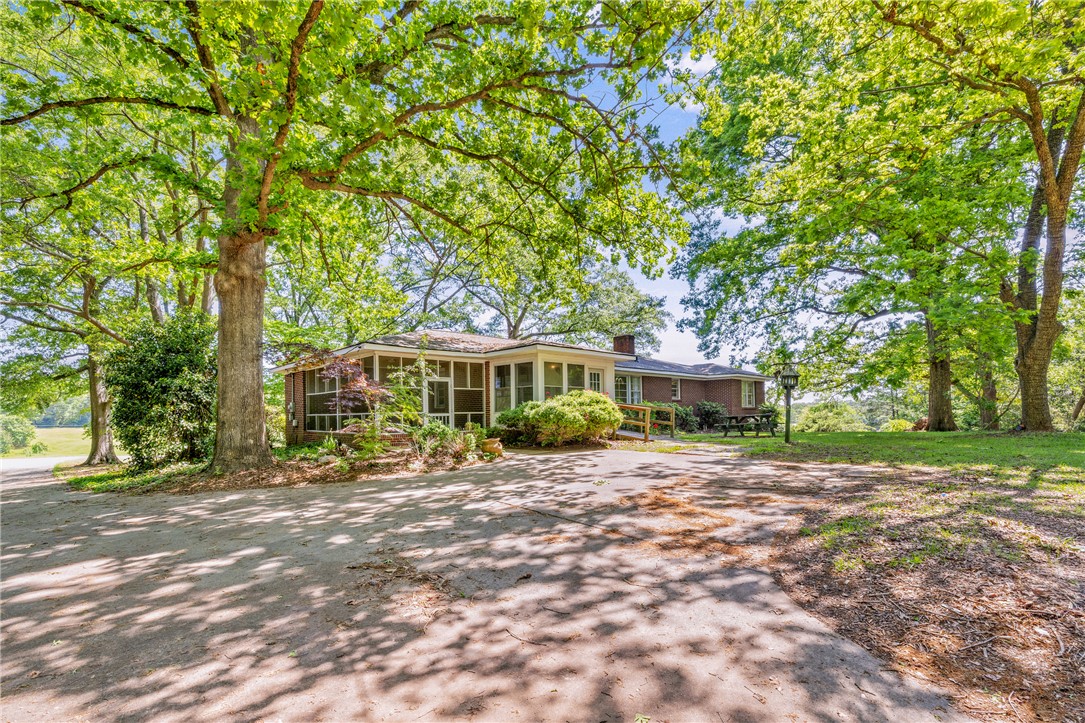 1102 Garrison Road Anderson, SC 29625 - Photo 36 of 44