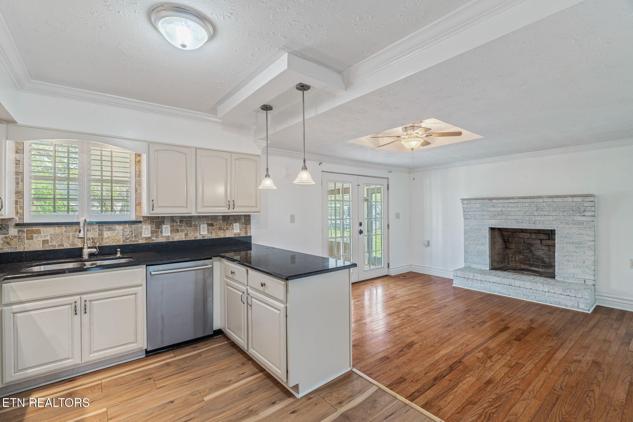 7112 Weaver Road Powell, TN 37849 - Photo 18 of 45 17-web-or-mls-7112 Weaver Road-10