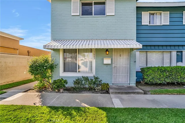 $2,850 | 19882 Berkshire Lane, Huntington Beach, CA 92646