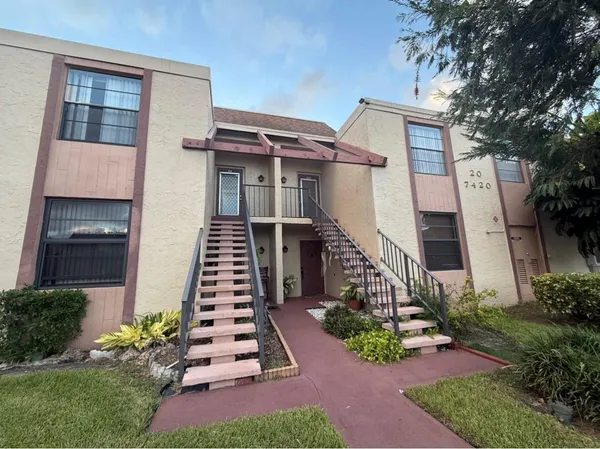 $1,800 | 7420 Northwest 18th Street, Unit 203, Margate, FL 33063