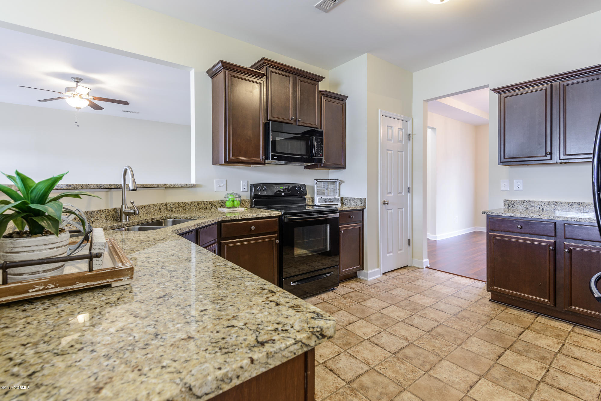 4304 Dublin Road Winterville, NC 28590 - Photo 16 of 59 Kitchen