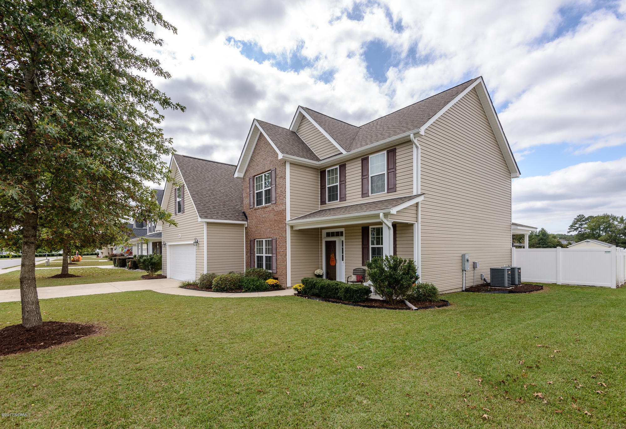 4304 Dublin Road Winterville, NC 28590 - Photo 2 of 59 Side of House