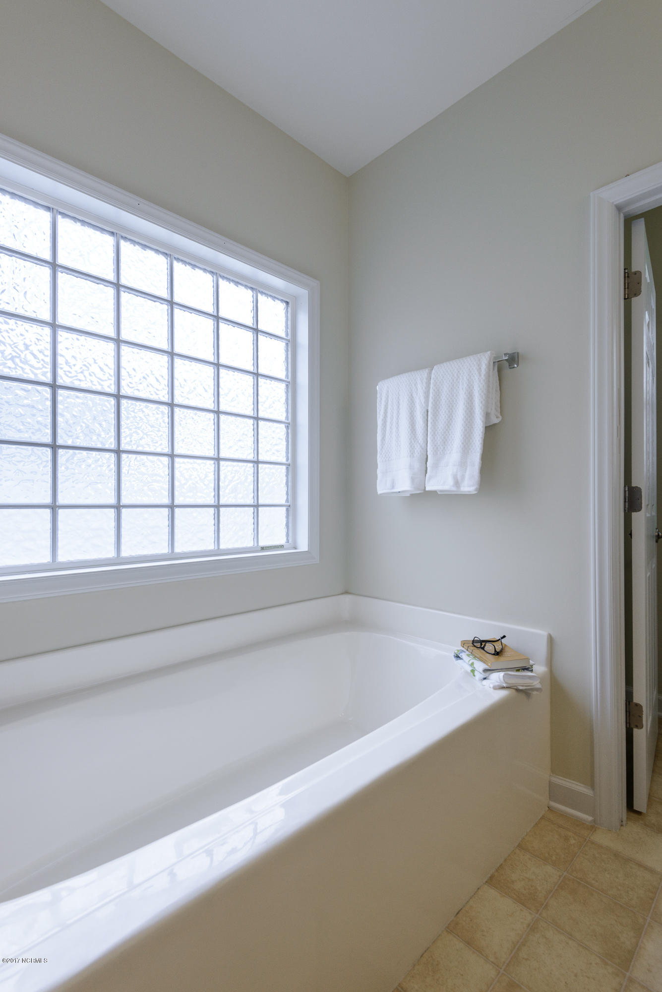 4304 Dublin Road Winterville, NC 28590 - Photo 31 of 59 Master Soaking Tub