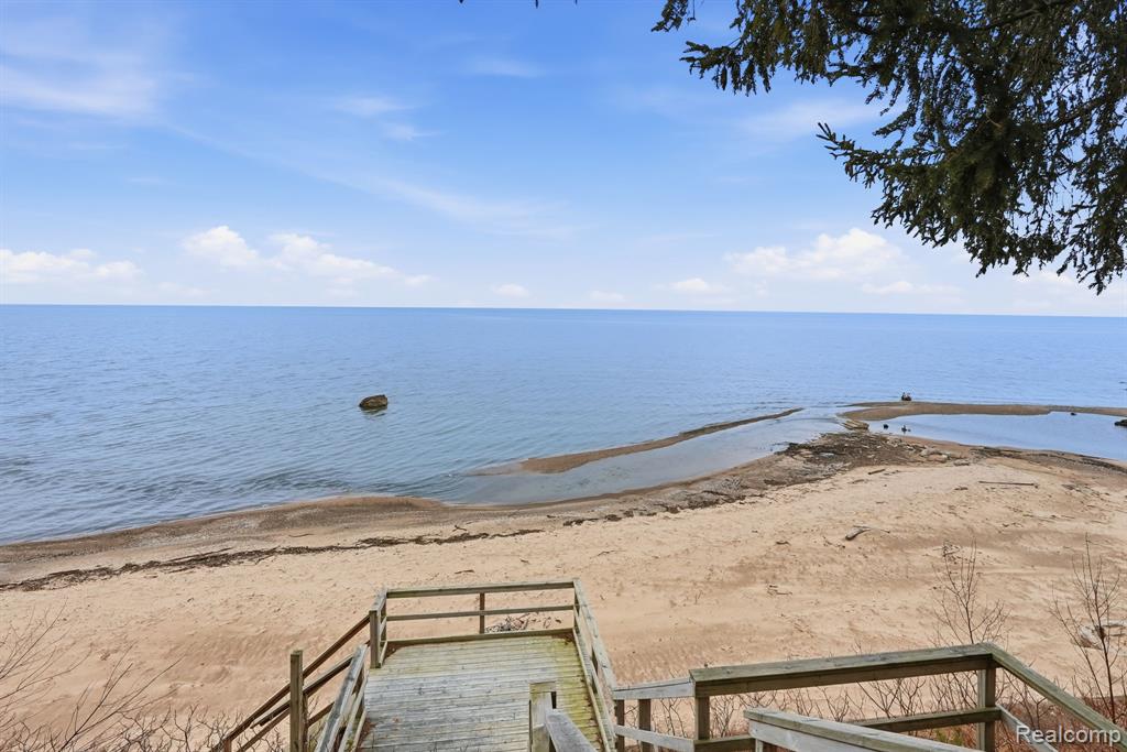 5436 North Lakeshore Road Deckerville, MI 48427 - Photo 2 of 48