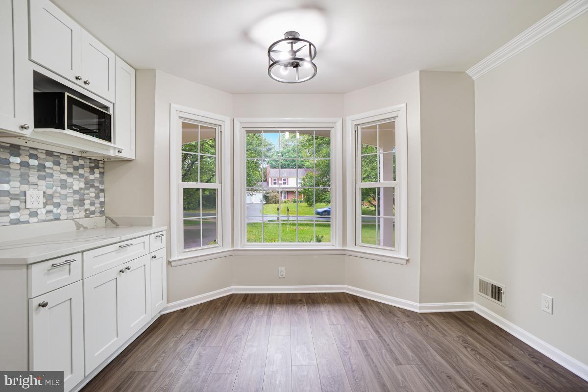 17404 Hoskinson Road Poolesville, MD 20837 - Photo 13 of 30 New breakfast room floor