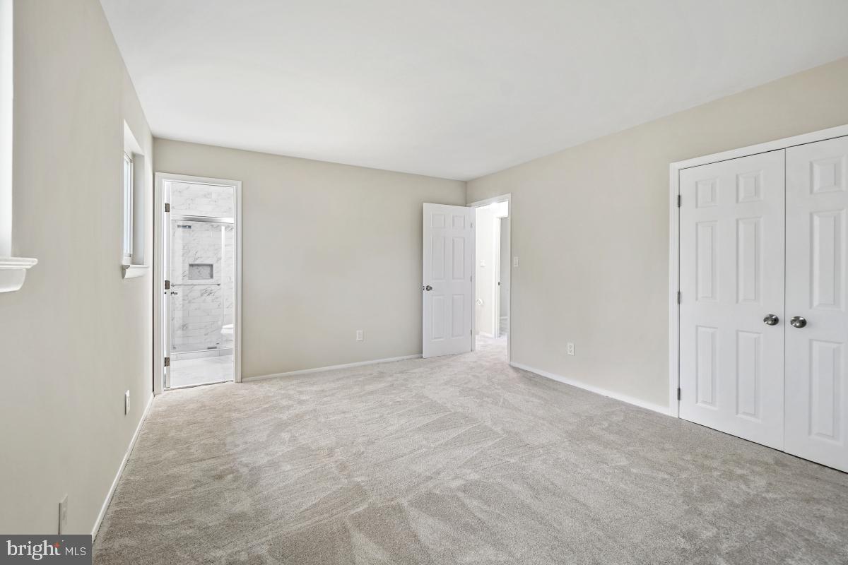 17404 Hoskinson Road Poolesville, MD 20837 - Photo 21 of 30 Main bedroom