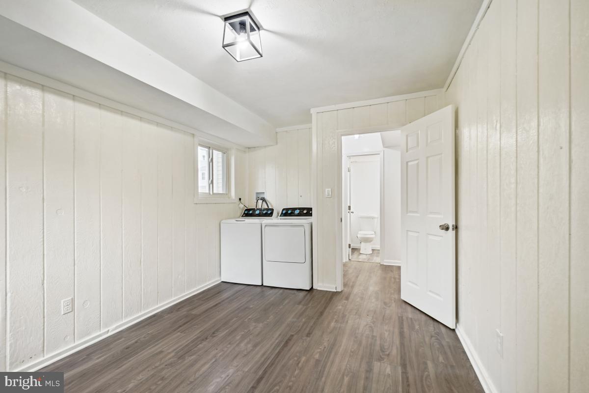 17404 Hoskinson Road Poolesville, MD 20837 - Photo 28 of 30 recreation room with washer & dryer