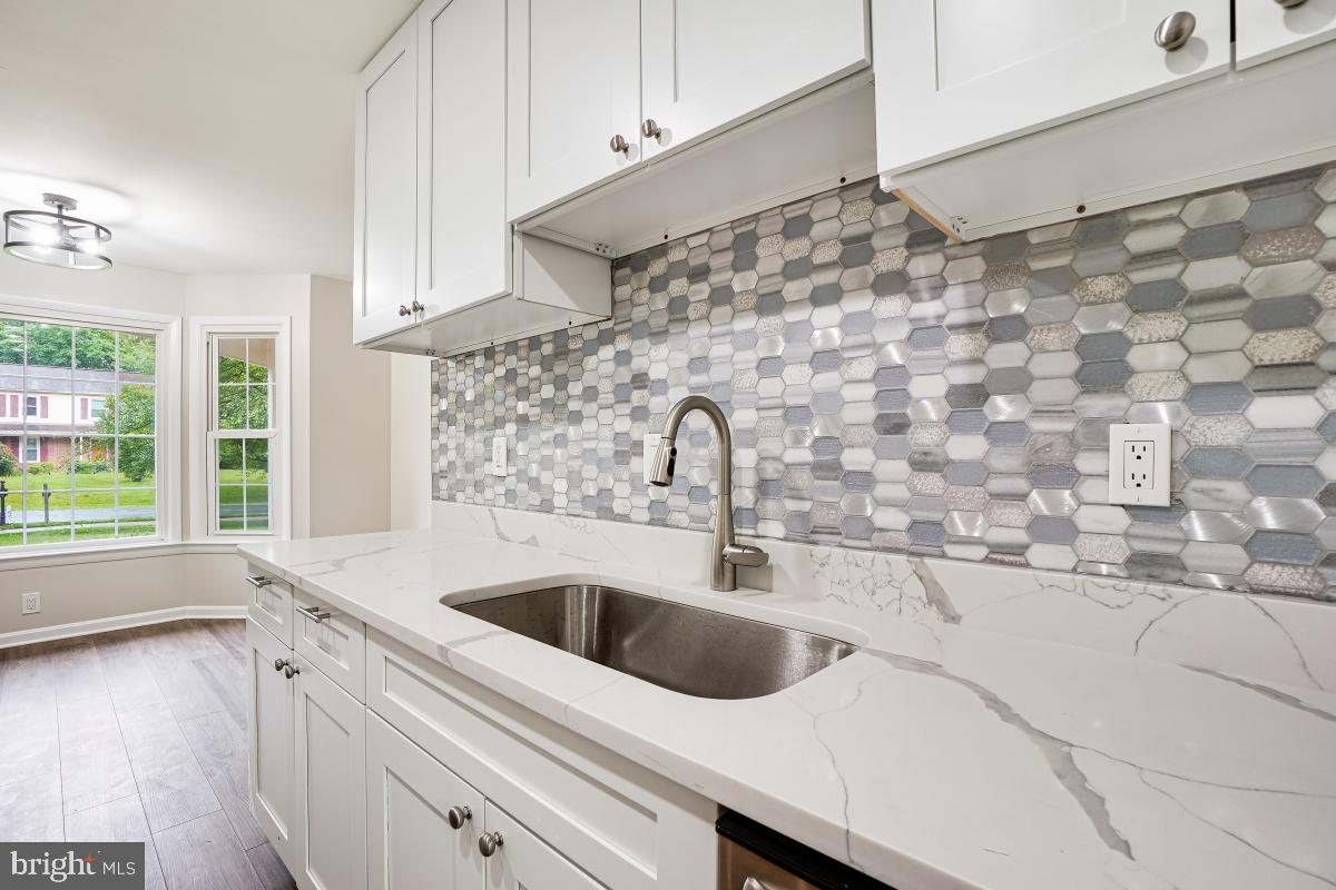 17404 Hoskinson Road Poolesville, MD 20837 - Photo 10 of 30 New kitchen with Quarts Counters
