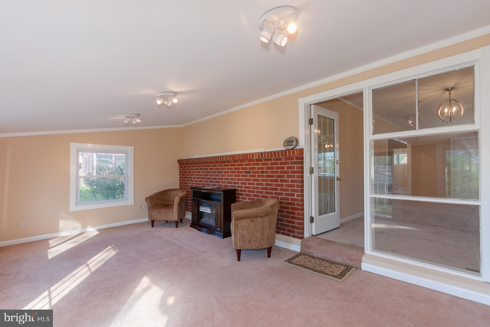 2441 Ellis Road Baltimore, MD 21234 - Photo 12 of 30 Family Room