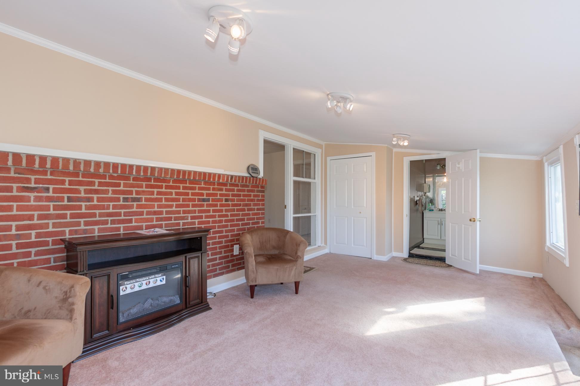 2441 Ellis Road Baltimore, MD 21234 - Photo 13 of 30 Family Room