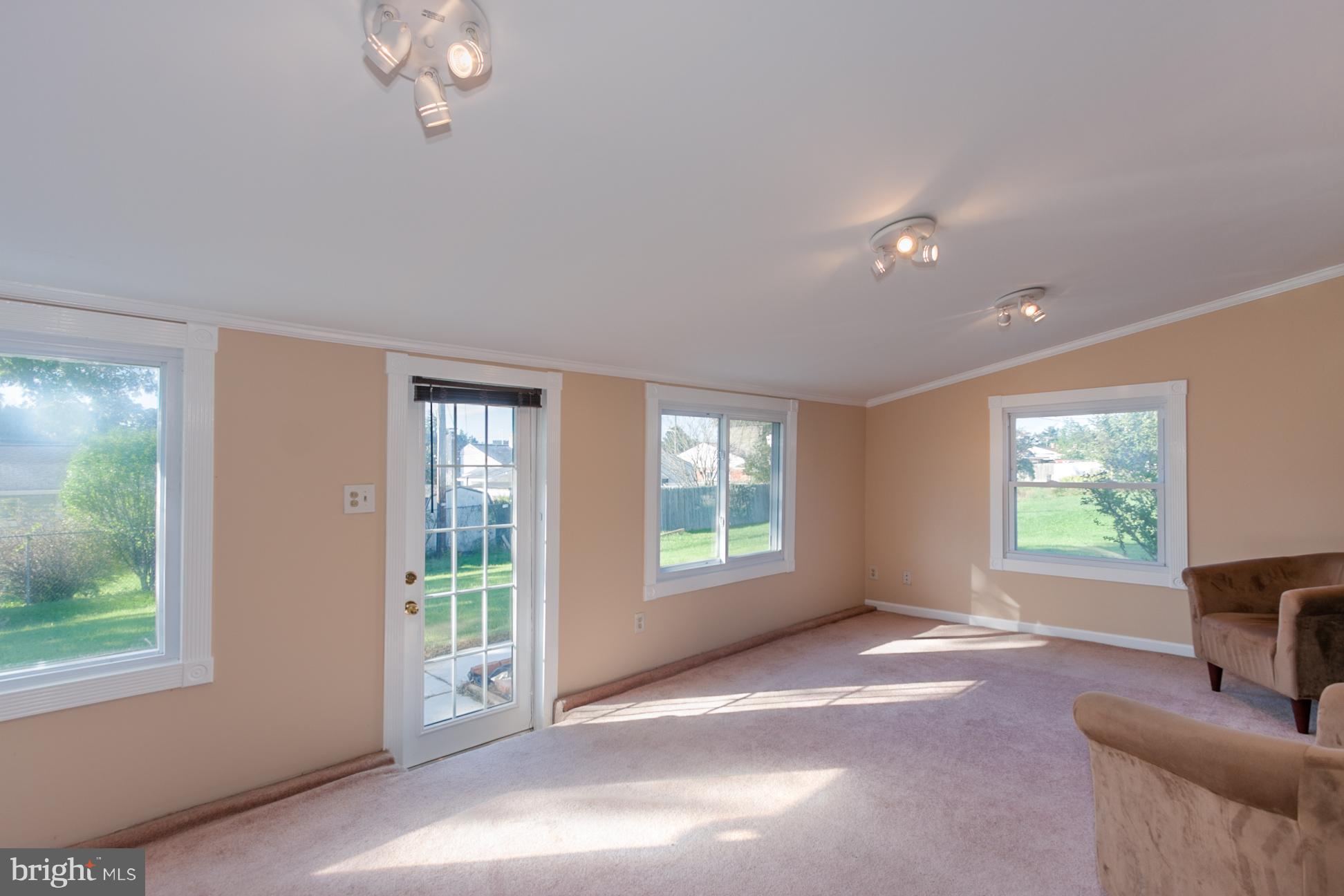 2441 Ellis Road Baltimore, MD 21234 - Photo 14 of 30 Family Room