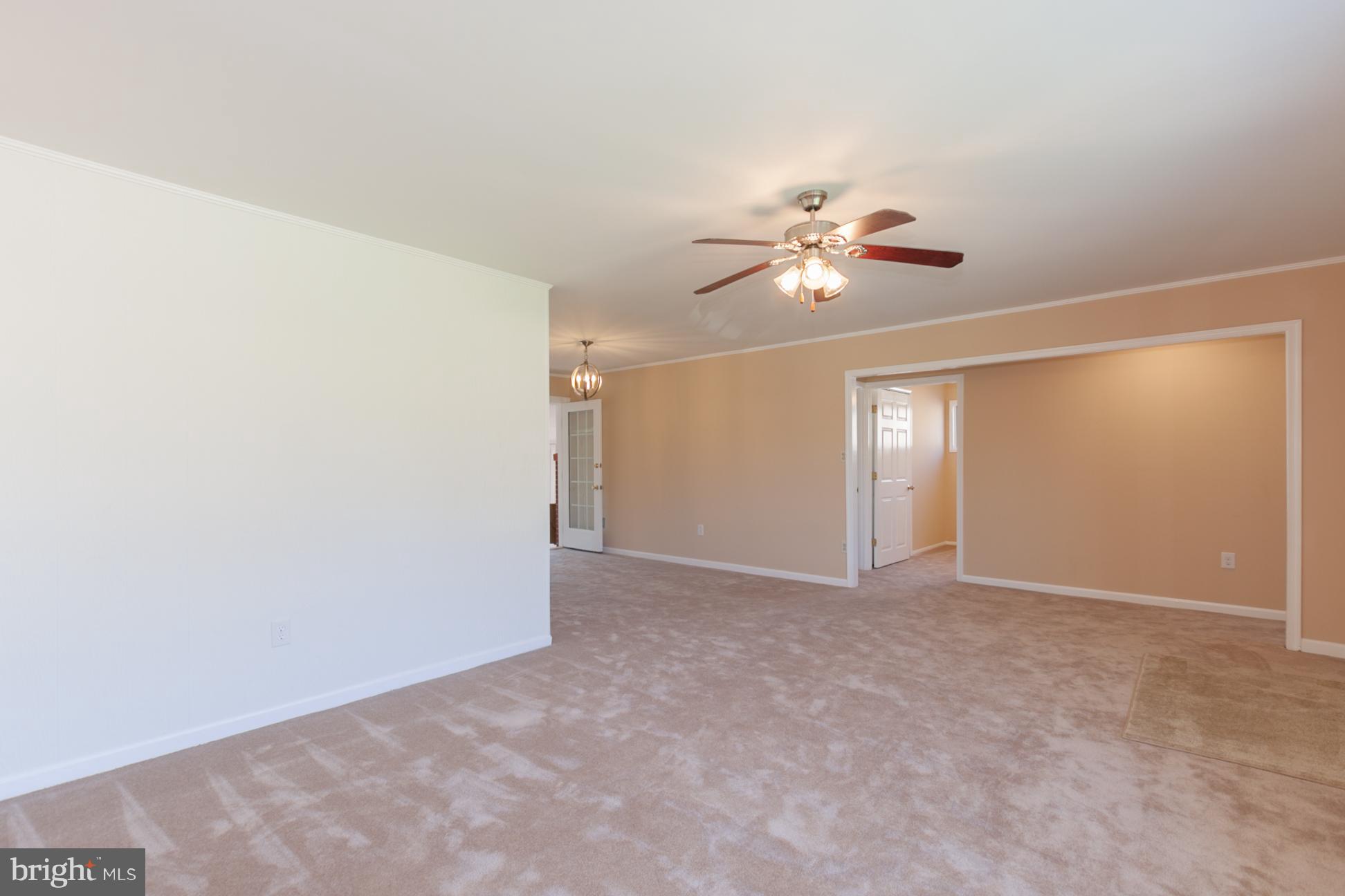 2441 Ellis Road Baltimore, MD 21234 - Photo 3 of 30 Living Room
