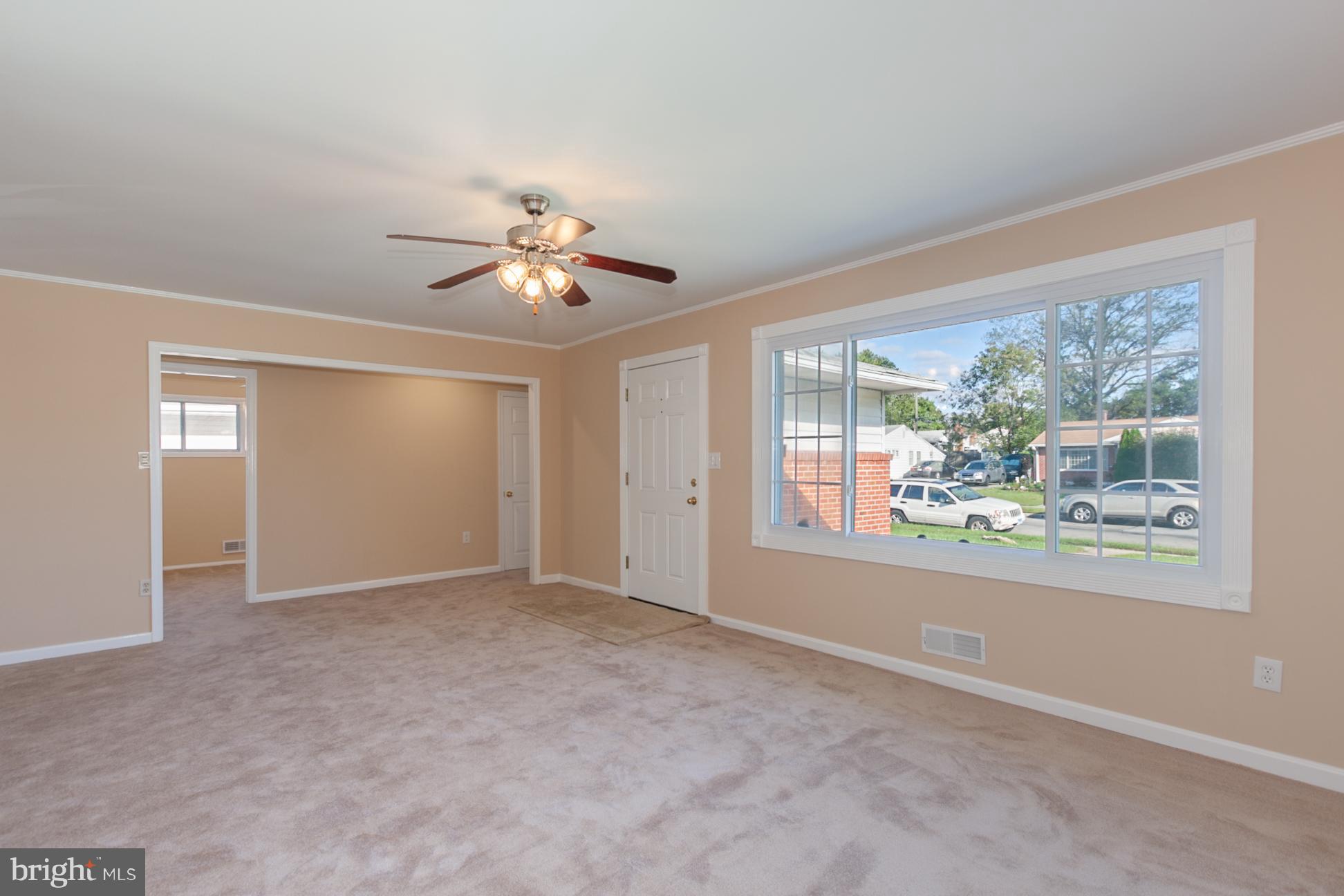 2441 Ellis Road Baltimore, MD 21234 - Photo 4 of 30 Living Room