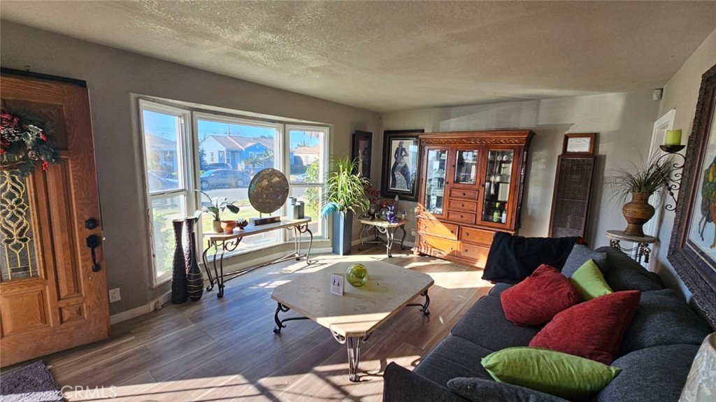 1408 South Butler Avenue Compton, CA 90221 - Photo 2 of 3 Family Room