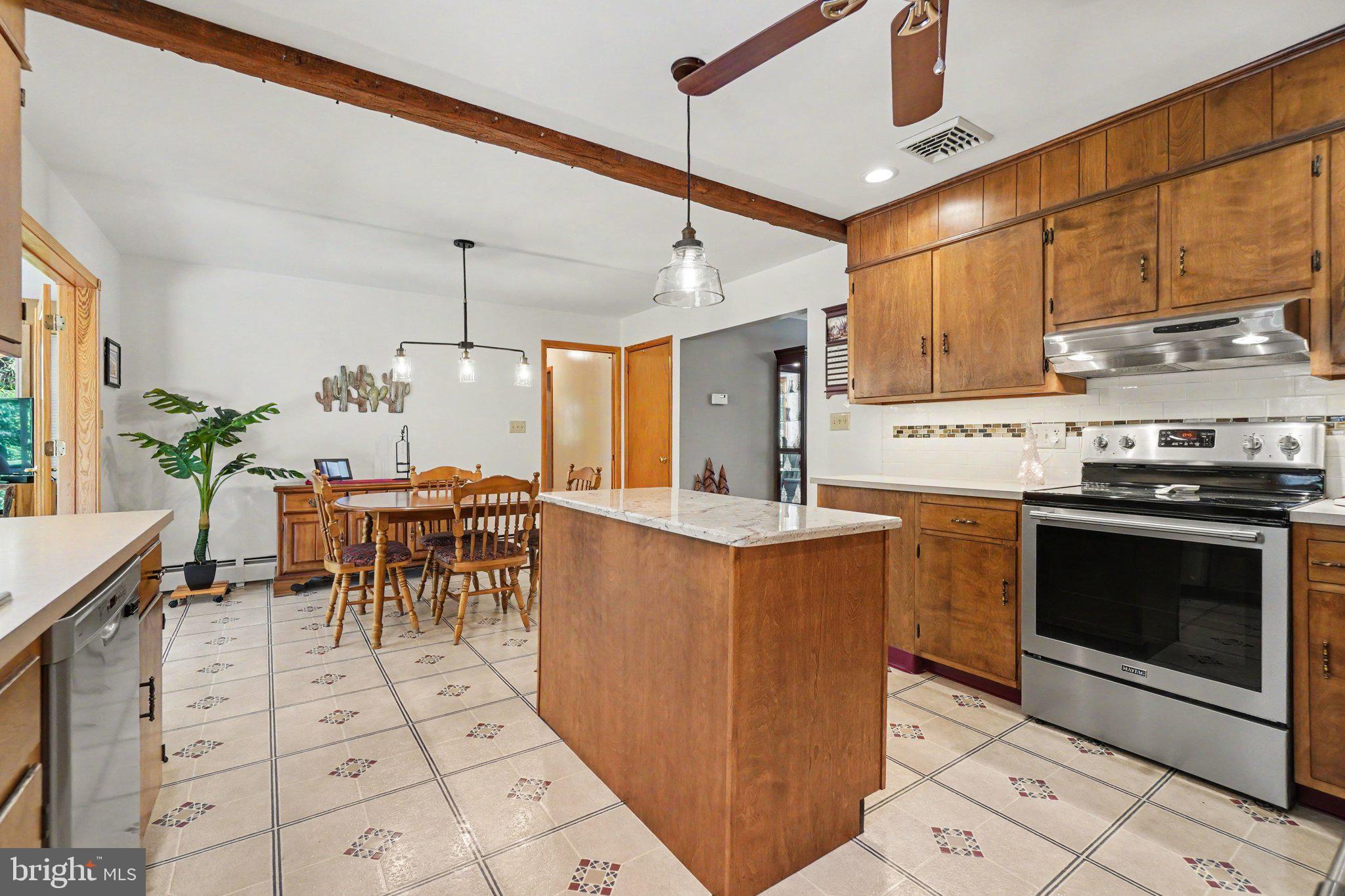 24 Mountain View Road Bethel, PA 19507 - Photo 6 of 37