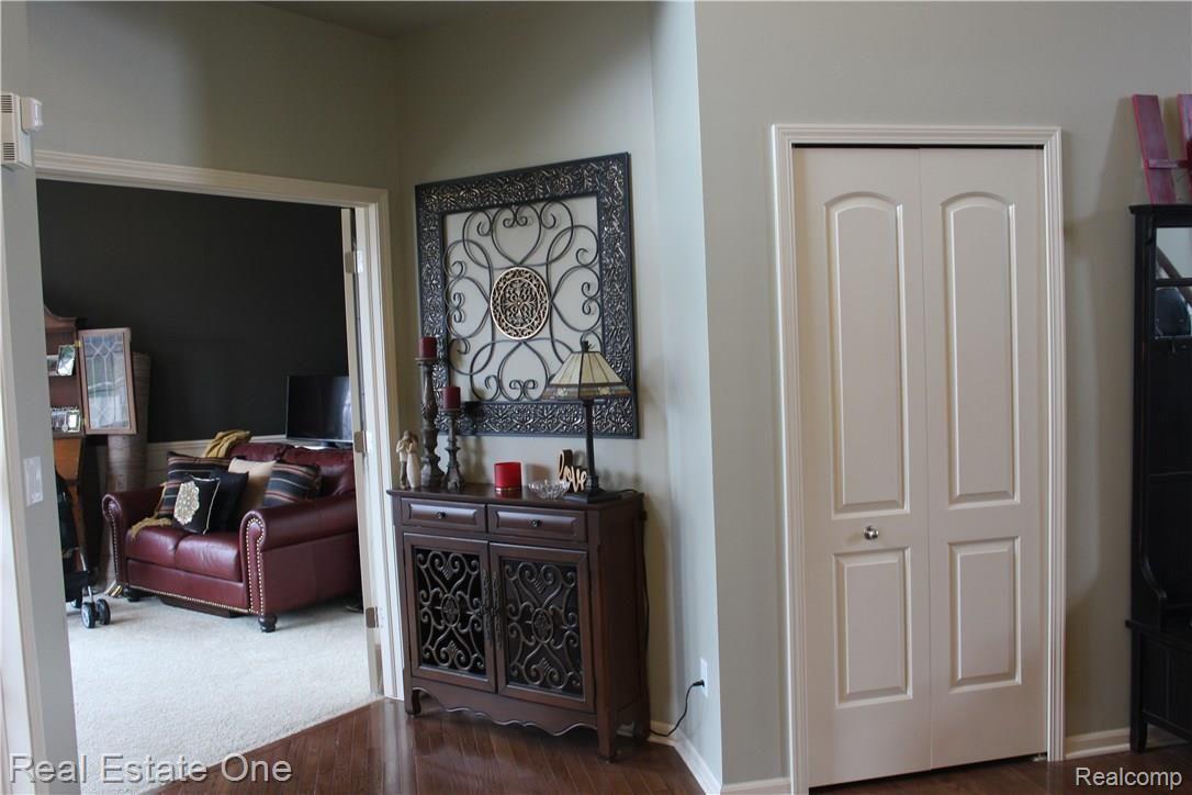 16235 Moore Park Road Macomb, MI 48044 - Photo 21 of 56 IMG_1958.JPG