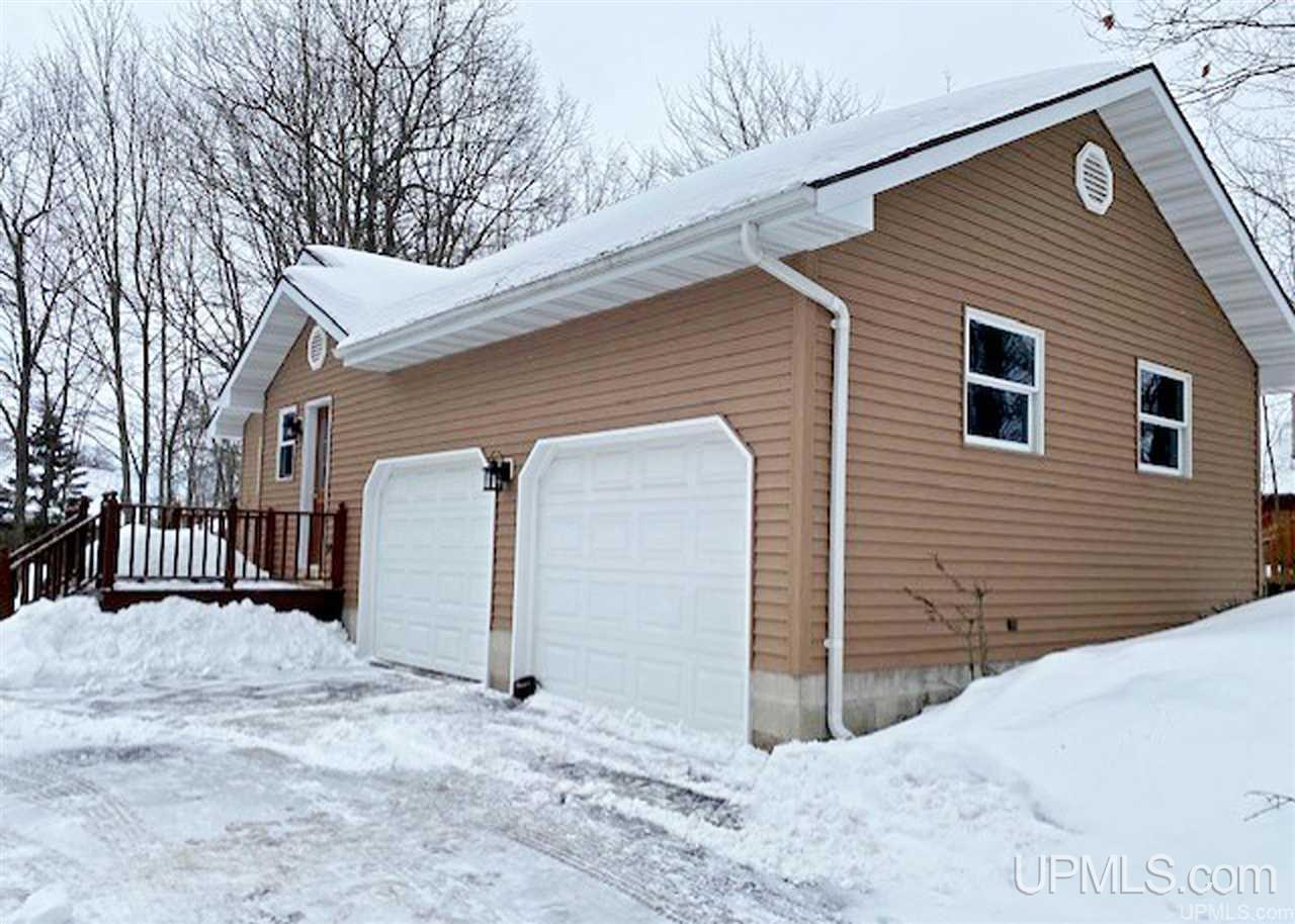 7738 Tipperary Road Gladstone, MI 49837 - Photo 5 of 46 Gallery Image 5