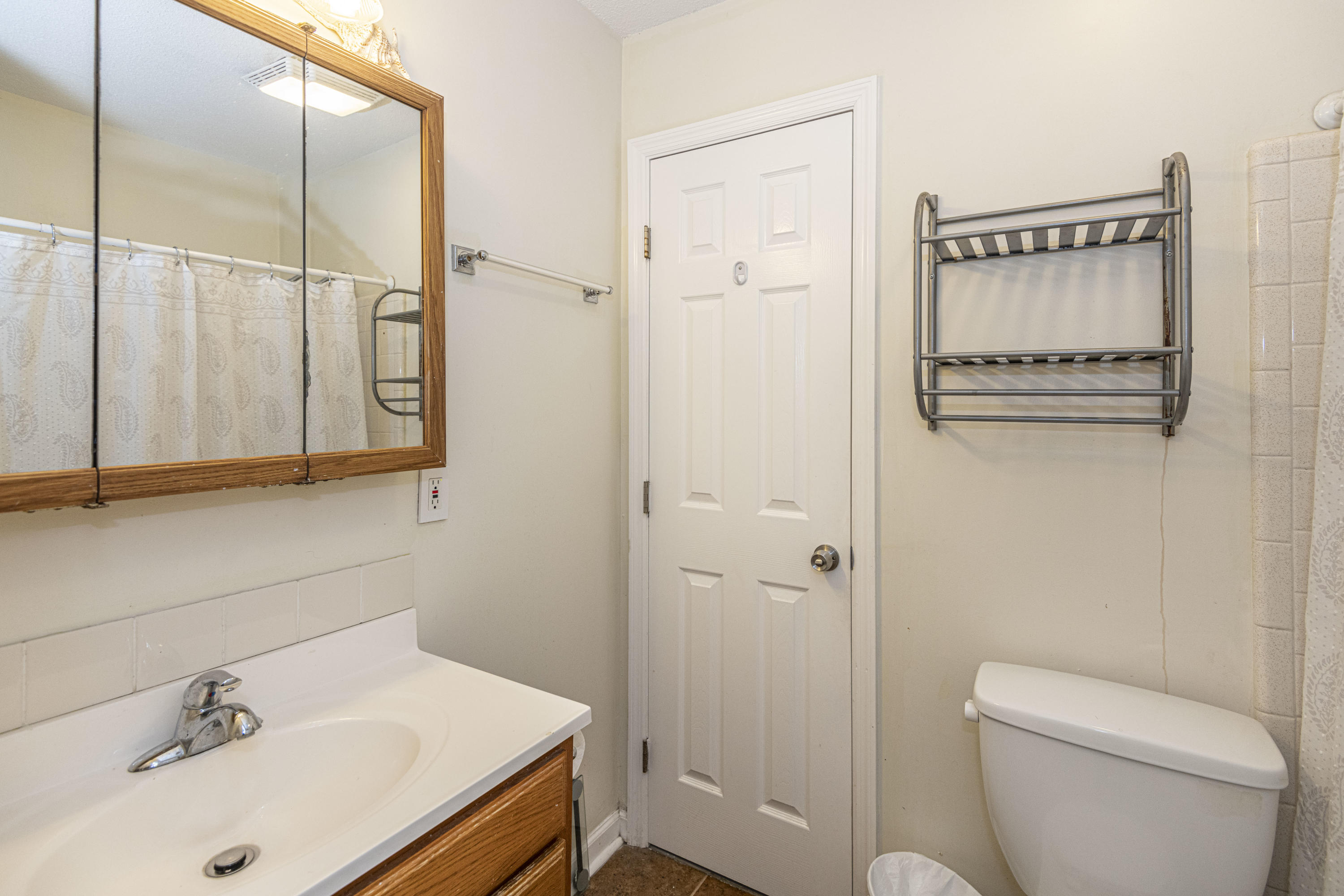1283 Mathis Ferry Road Mount Pleasant, SC 29464 - Photo 15 of 22 Upstairs Full Bathroom