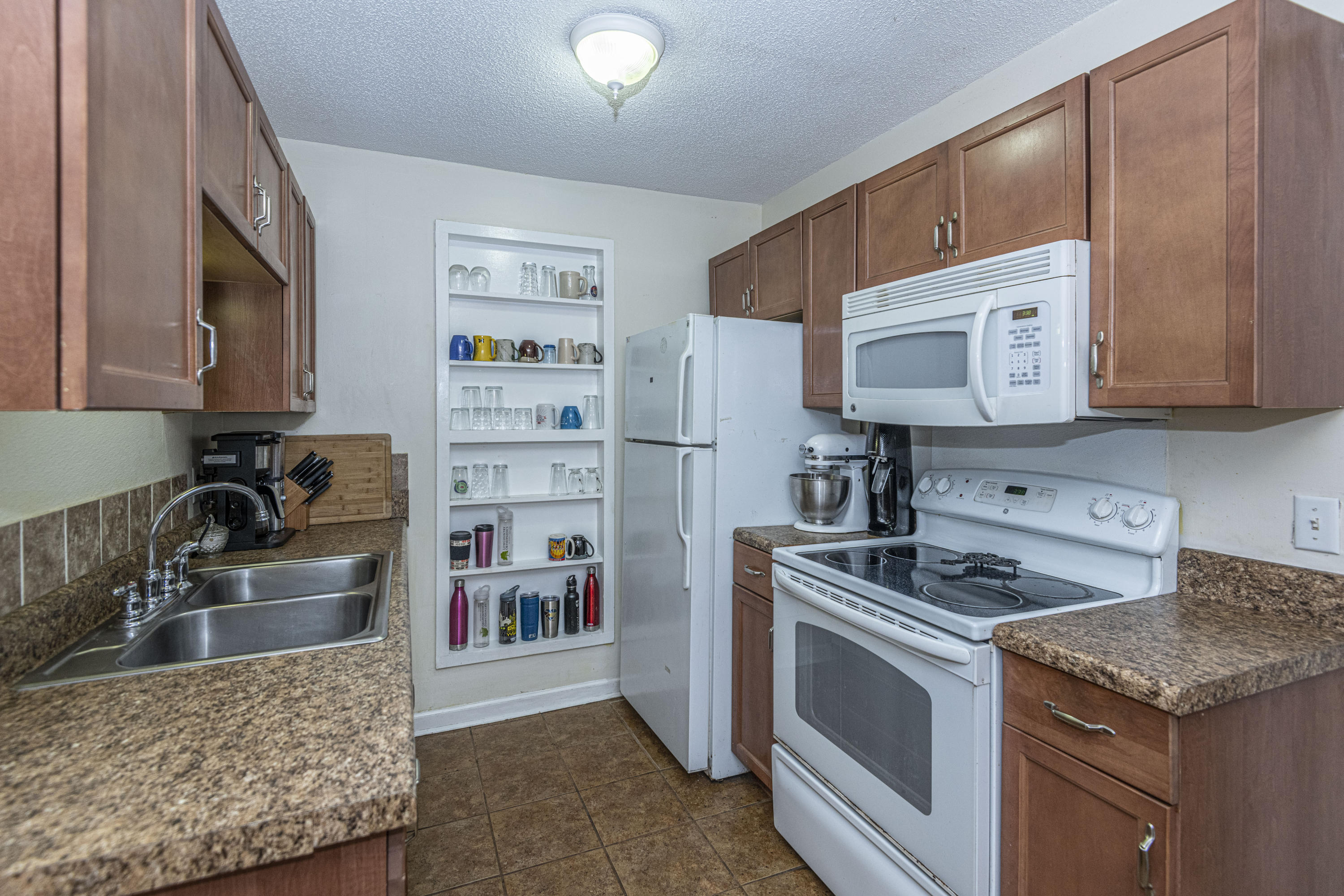 1283 Mathis Ferry Road Mount Pleasant, SC 29464 - Photo 20 of 22 Kitchen