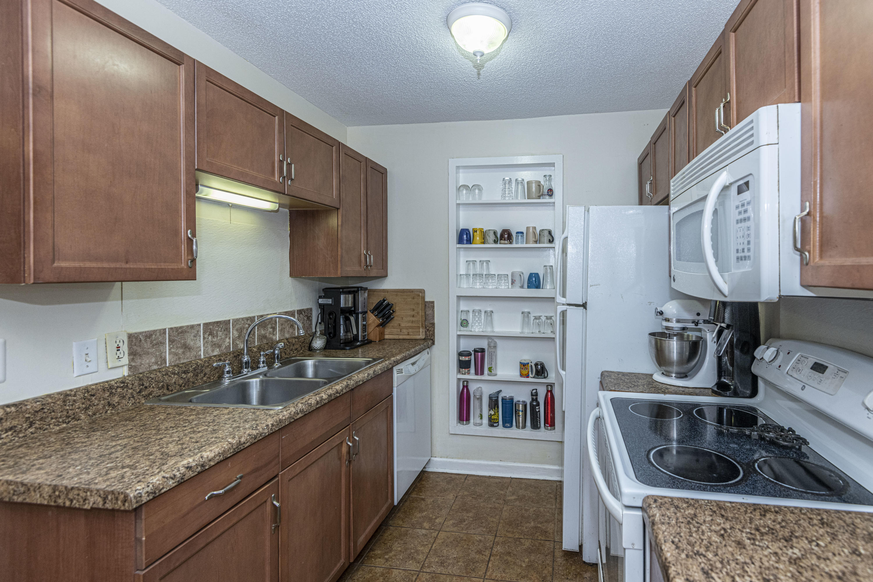 1283 Mathis Ferry Road Mount Pleasant, SC 29464 - Photo 3 of 22 Kitchen
