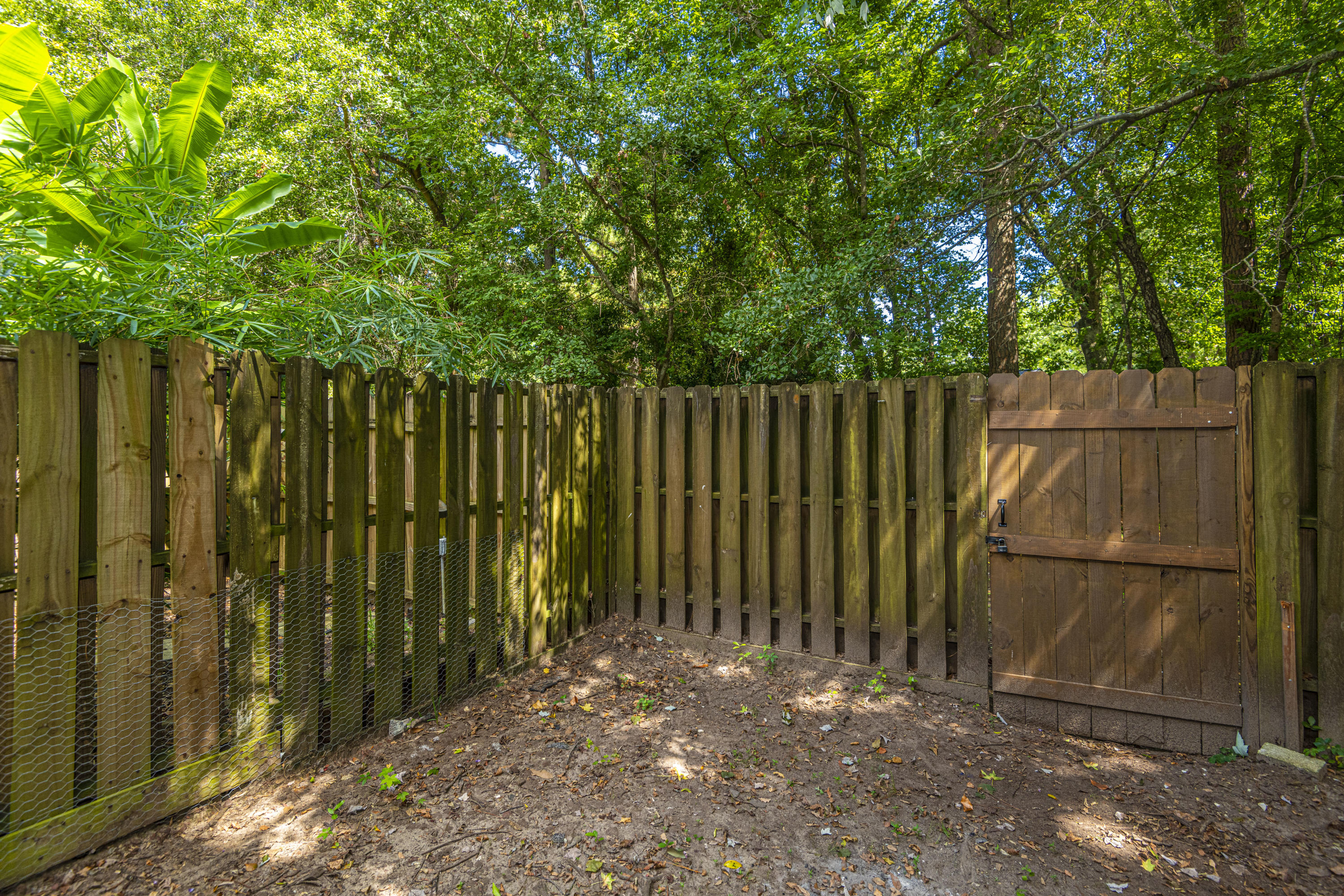 1283 Mathis Ferry Road Mount Pleasant, SC 29464 - Photo 6 of 22 Fenced In Area