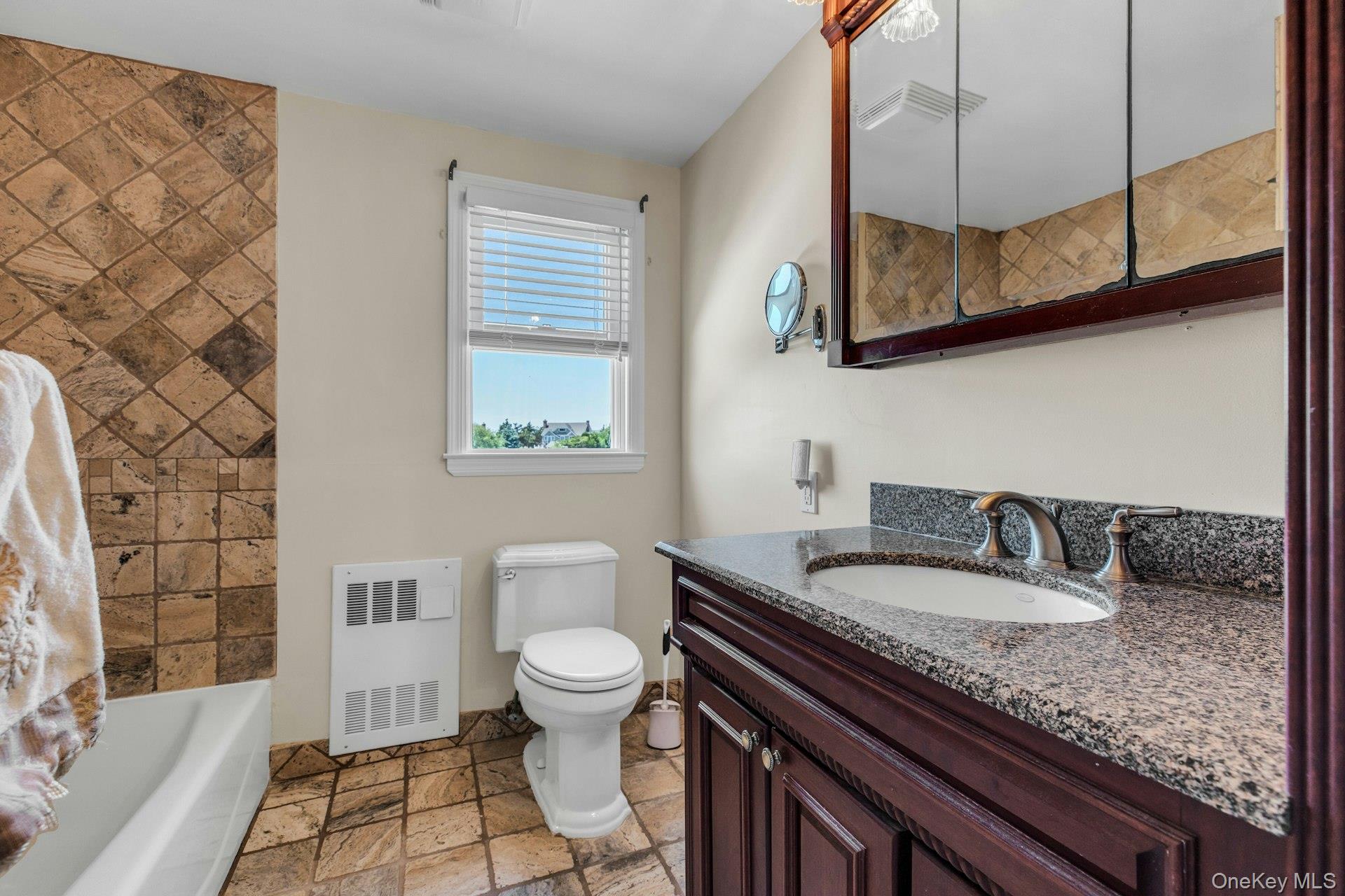 18 Beech Road Islip, NY 11751 - Photo 20 of 46