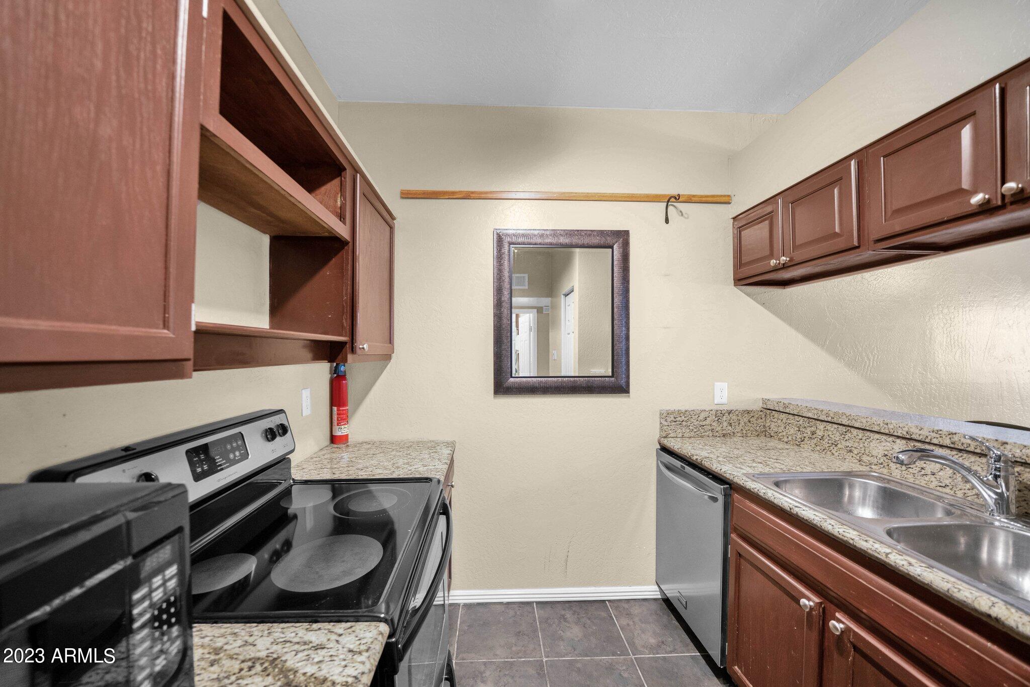1126 West Elliot Road, Unit 1064 Chandler, AZ 85224 - Photo 14 of 19 15-web-or-mls-DSC05788